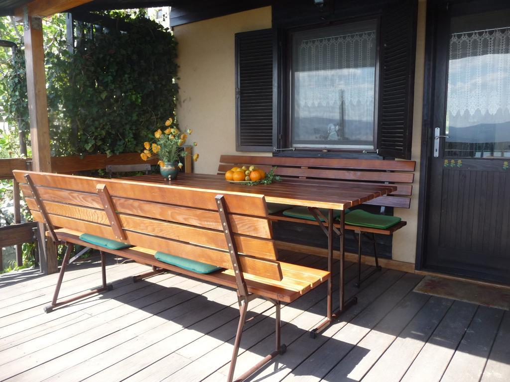 Charismatic Garden Cottage With Sea View Локва-Рогозниця Екстер'єр фото